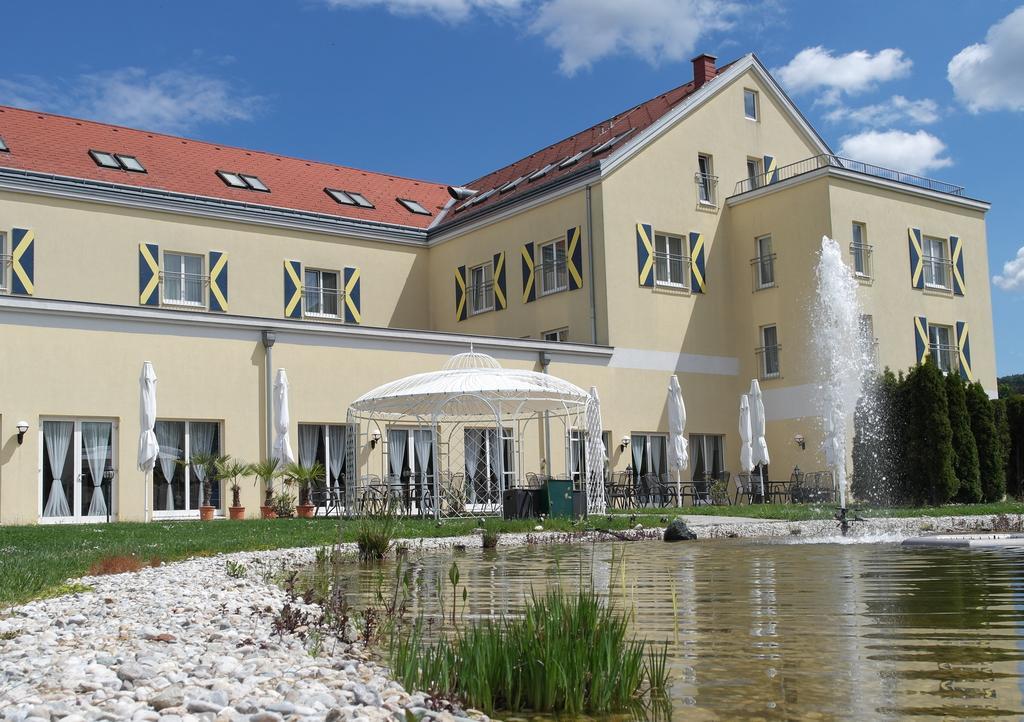 Grandhotel Niederosterreichischer Hof Lanzenkirchen Ngoại thất bức ảnh