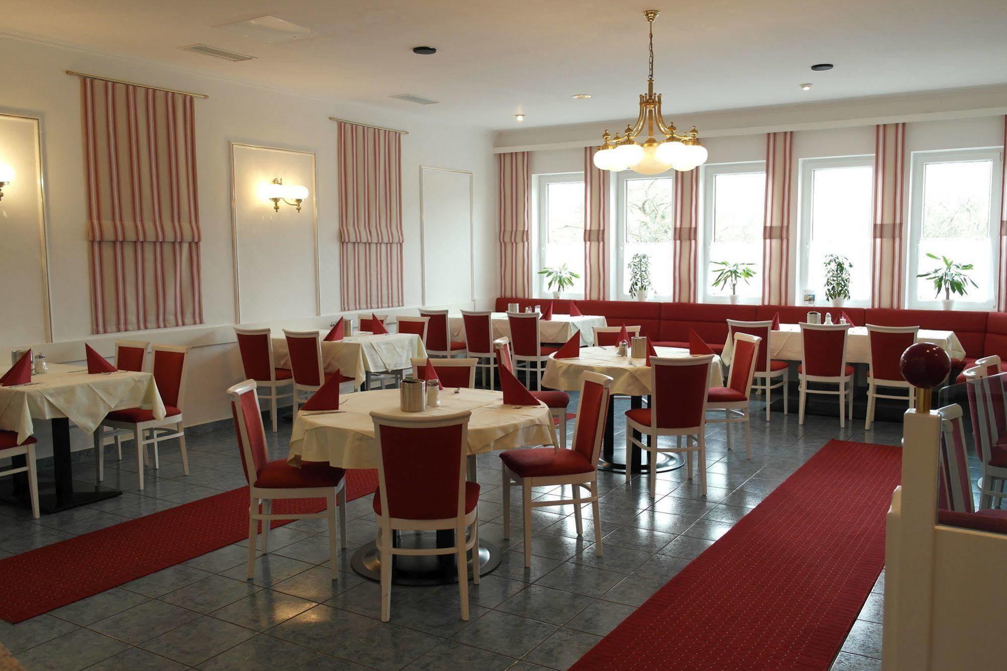 Grandhotel Niederoesterreichischer Hof Lanzenkirchen Ngoại thất bức ảnh
