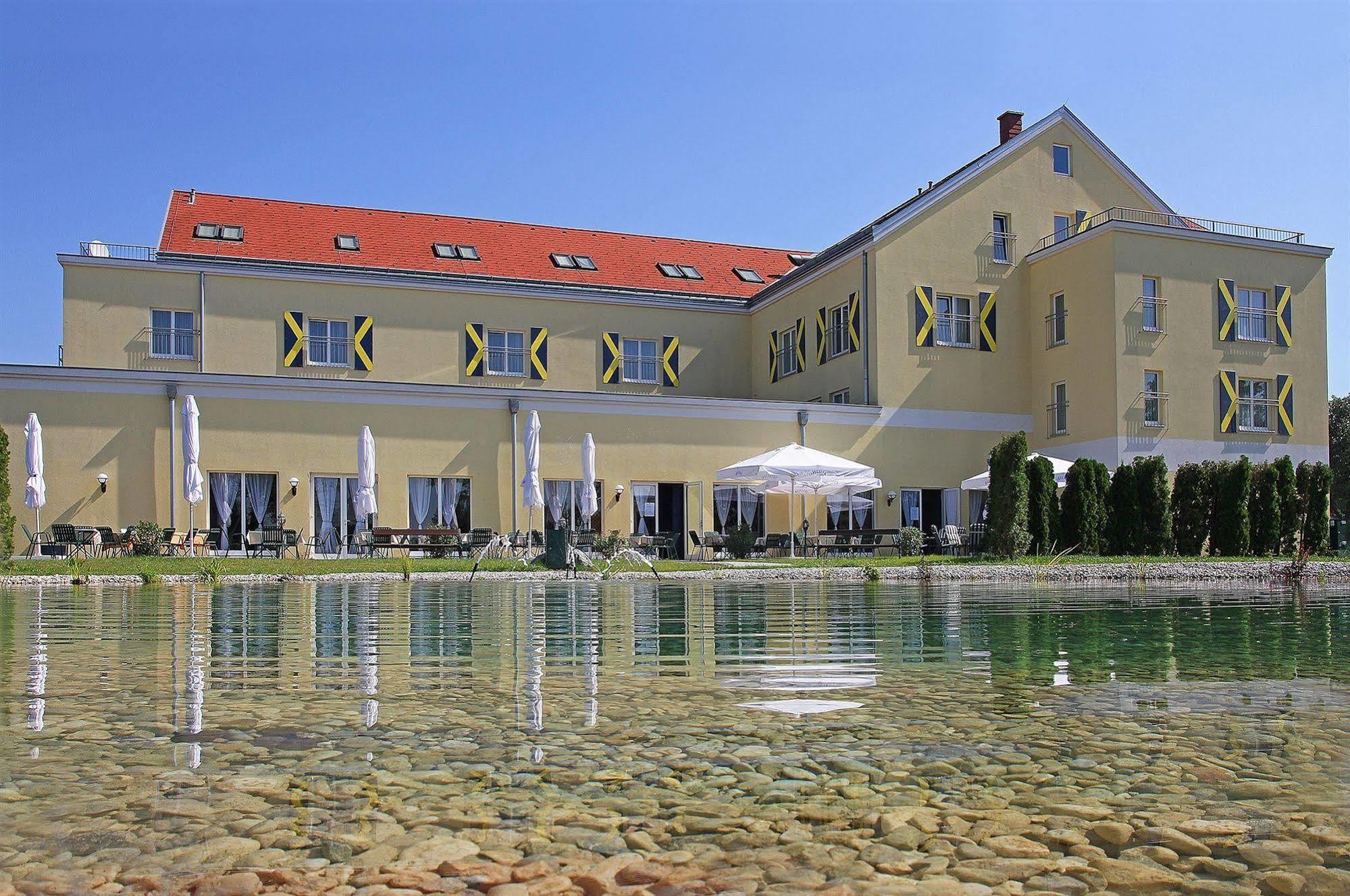 Grandhotel Niederoesterreichischer Hof Lanzenkirchen Ngoại thất bức ảnh